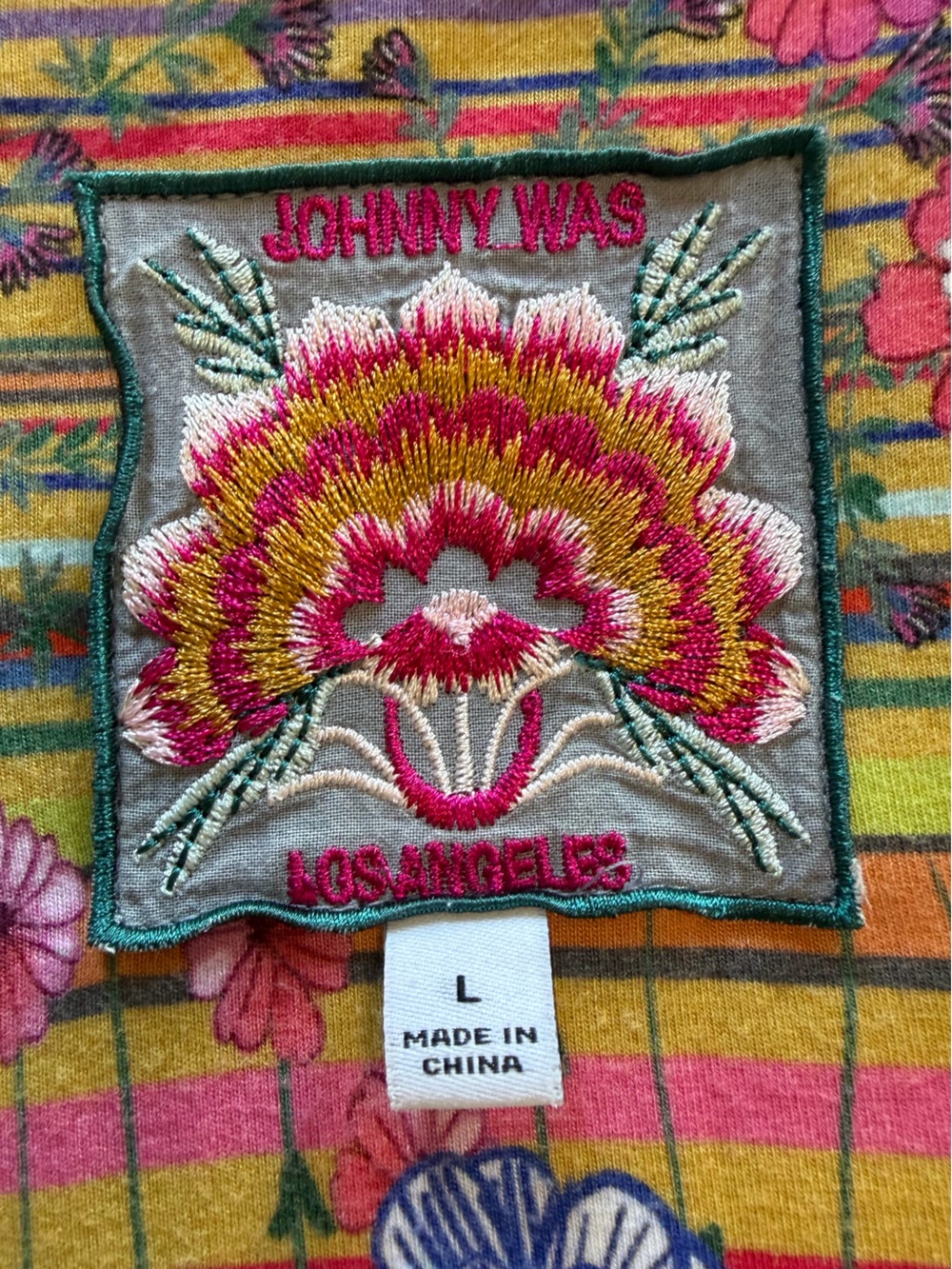 Johnny Was Naomi Favorite Border S/S V-neck Slim Tee - Picture 7 of 12